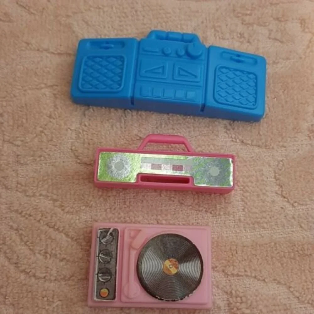 3 pc LOT Barbie Music - Boombox, Record Player pink blue dollhouse miniature